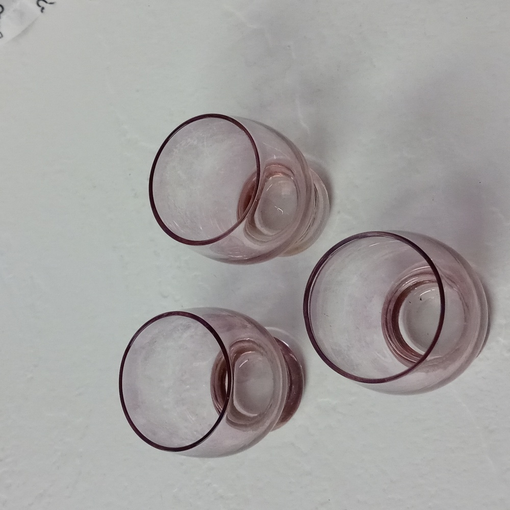 VTG Pink Decanter with 3 glasses - Picture 8 of 8